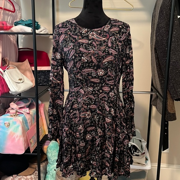 Paisley Dress - Picture 2 of 9